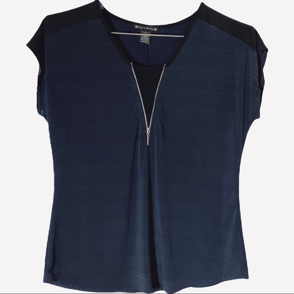 Suzie in the City Blue & Black Cap Sleeve Top V Shaped Zipper Detail Size Large
